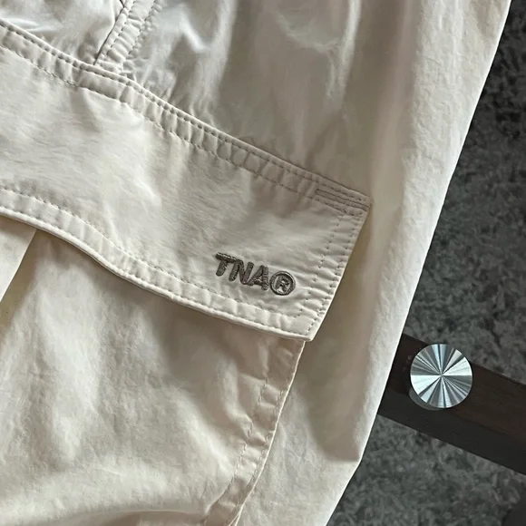 Aritzia Tna Squad Pocket Parachute Cream Elastic Waist Pants Size S - Picture 12 of 16